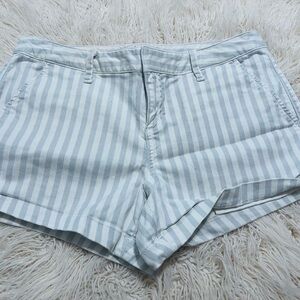 Joie Gray and White Bermudas Classic shorts